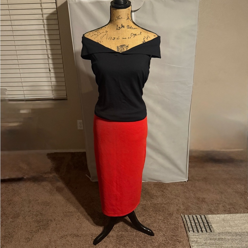 Elegant Red Pencil Skirt